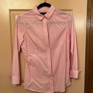 Women’s Petite Size 2, Banana Republic Tailored Shirt. Cotton. Pink!